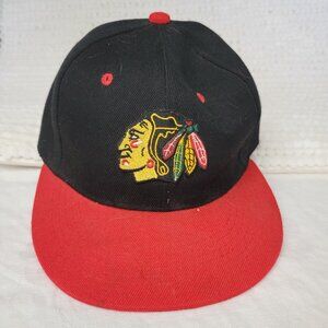 Chicago Blackhawks Baseball Hat Cap Snapback NWT fandom Hockey Team embroidered